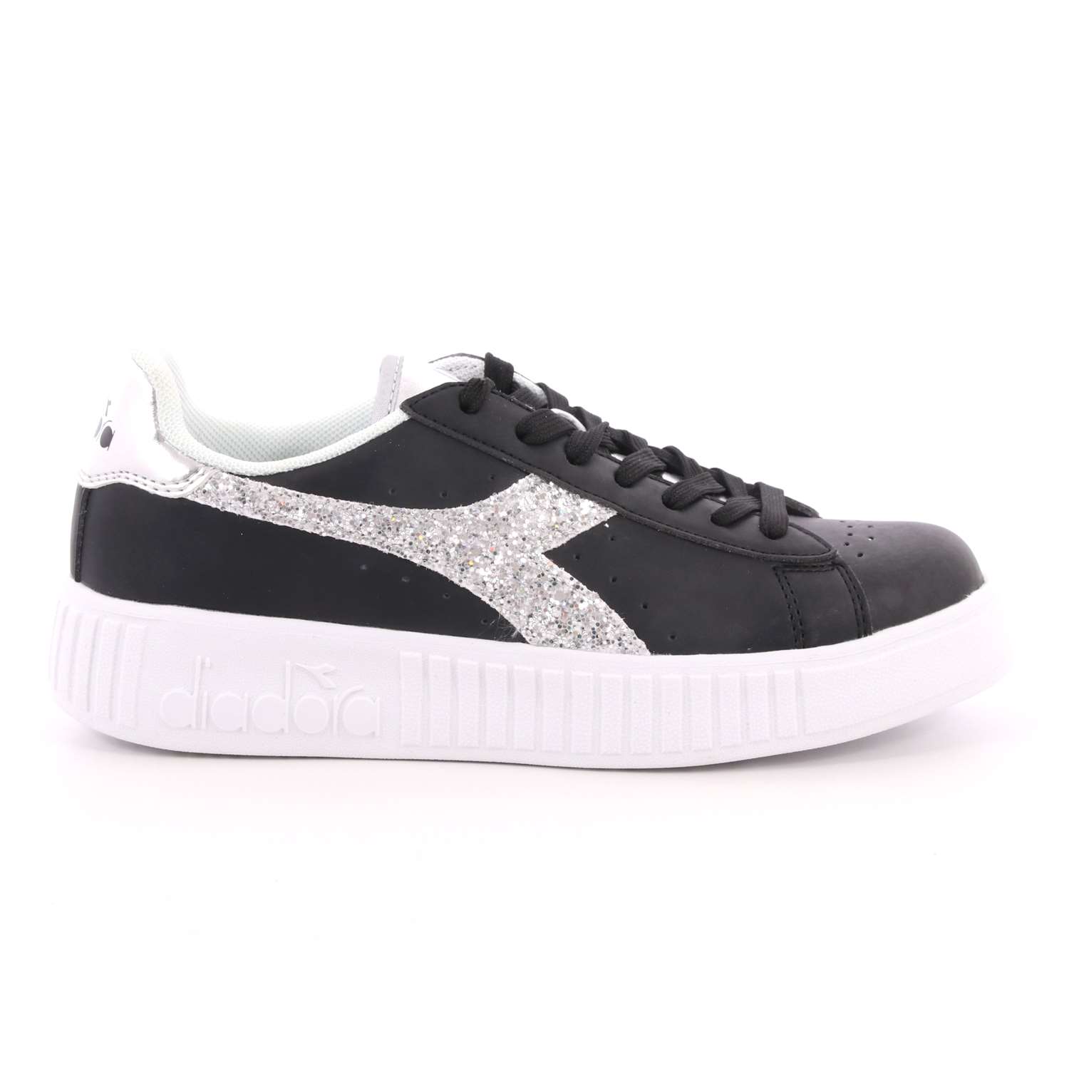Scarpa Allacciata Diadora Donna Nero Scarpa Allacciata Diadora Donna Nero Scarpe 102 - 101.175057