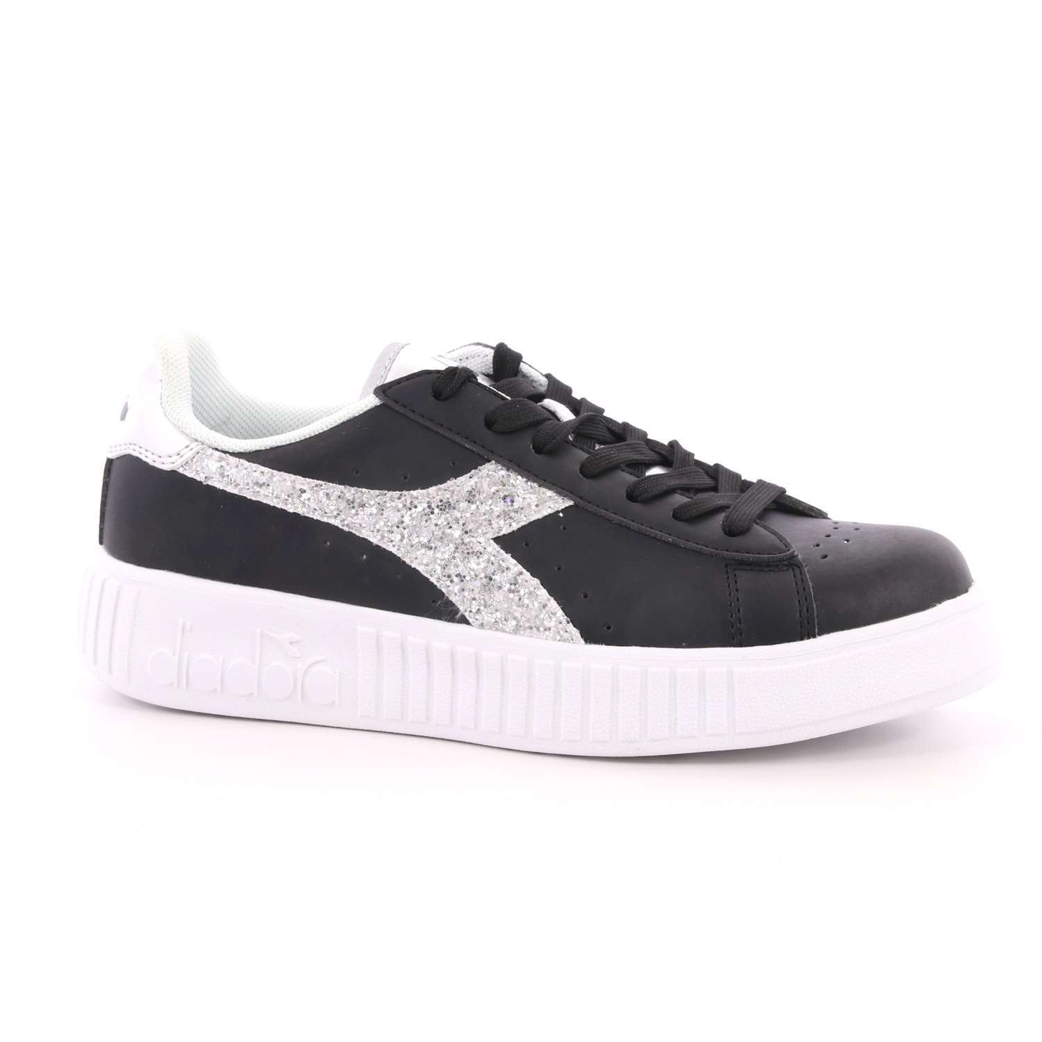 Scarpa Allacciata Diadora Donna Nero Scarpa Allacciata Diadora Donna Nero Scarpe 102 - 101.175057