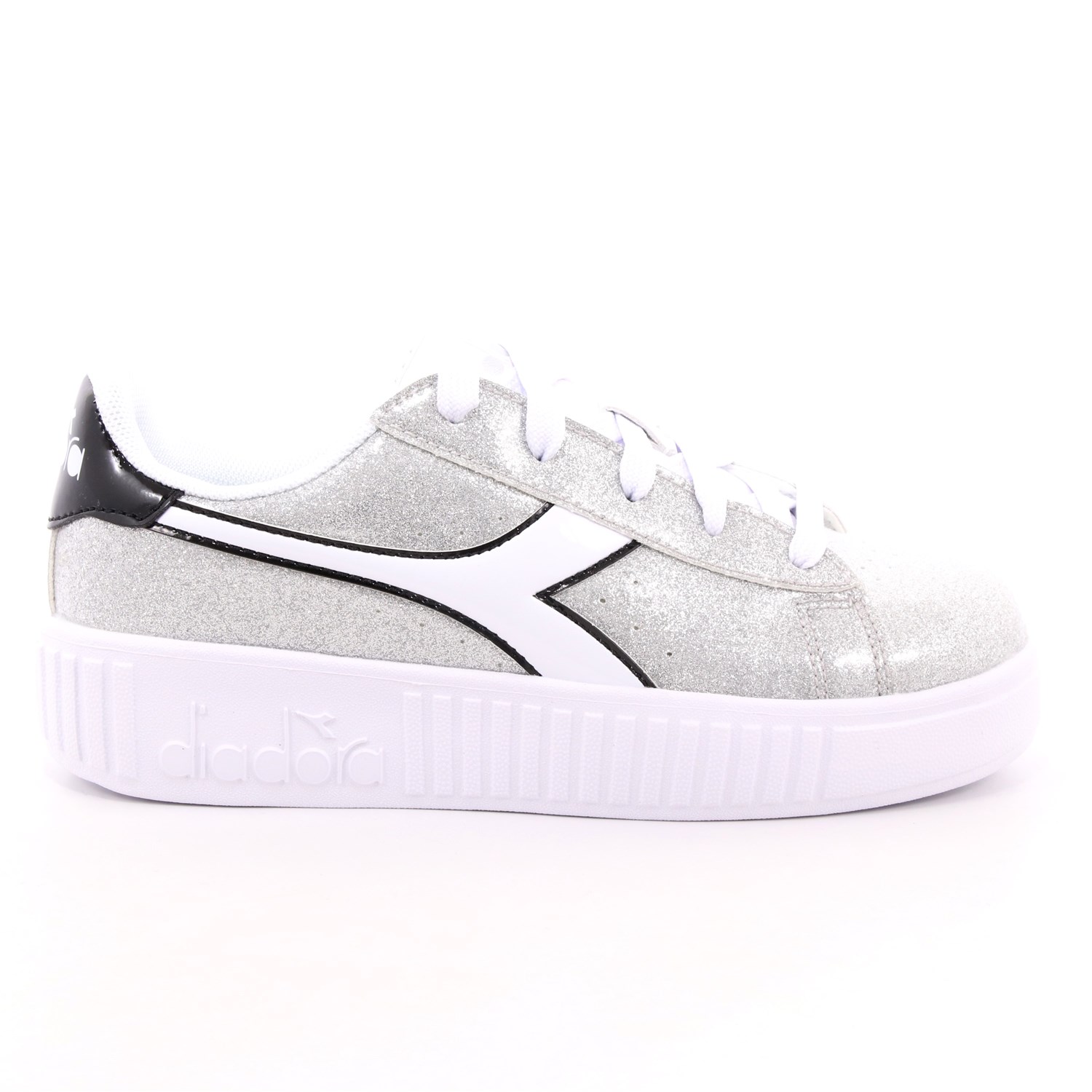 Scarpa Allacciata Diadora Bambina Argento Scarpa Allacciata Diadora Bambina Argento Scarpe 170 - 101.176740