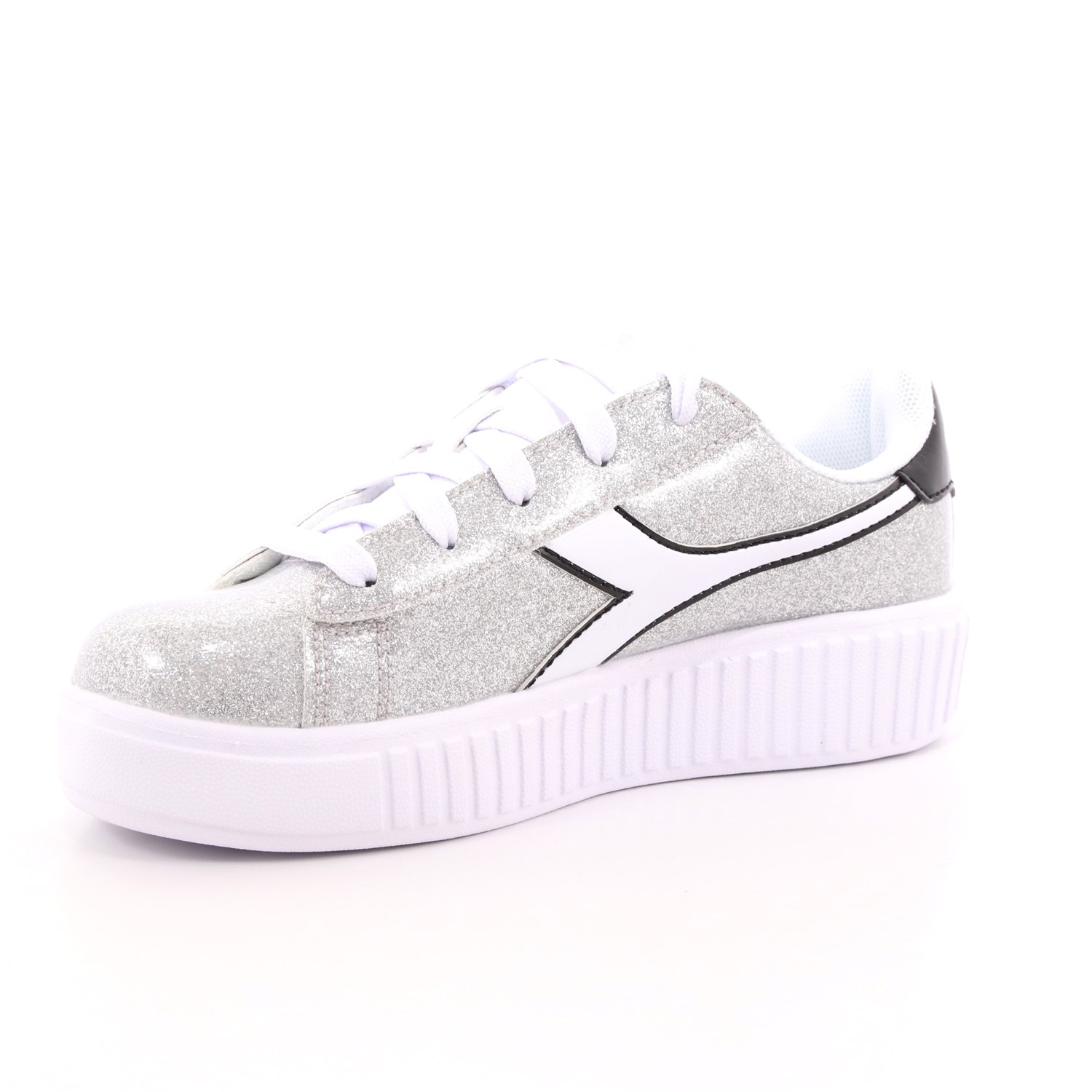 Scarpa Allacciata Diadora Bambina Argento Scarpa Allacciata Diadora Bambina Argento Scarpe 170 - 101.176740
