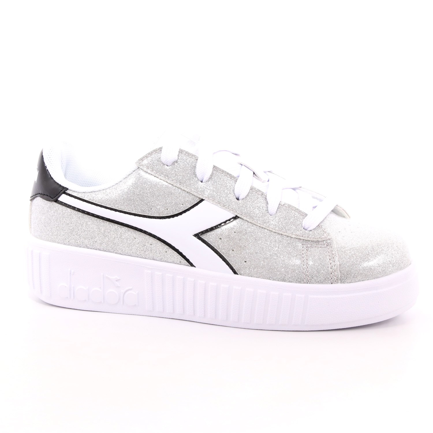 Scarpa Allacciata Diadora Bambina Argento Scarpa Allacciata Diadora Bambina Argento Scarpe 170 - 101.176740