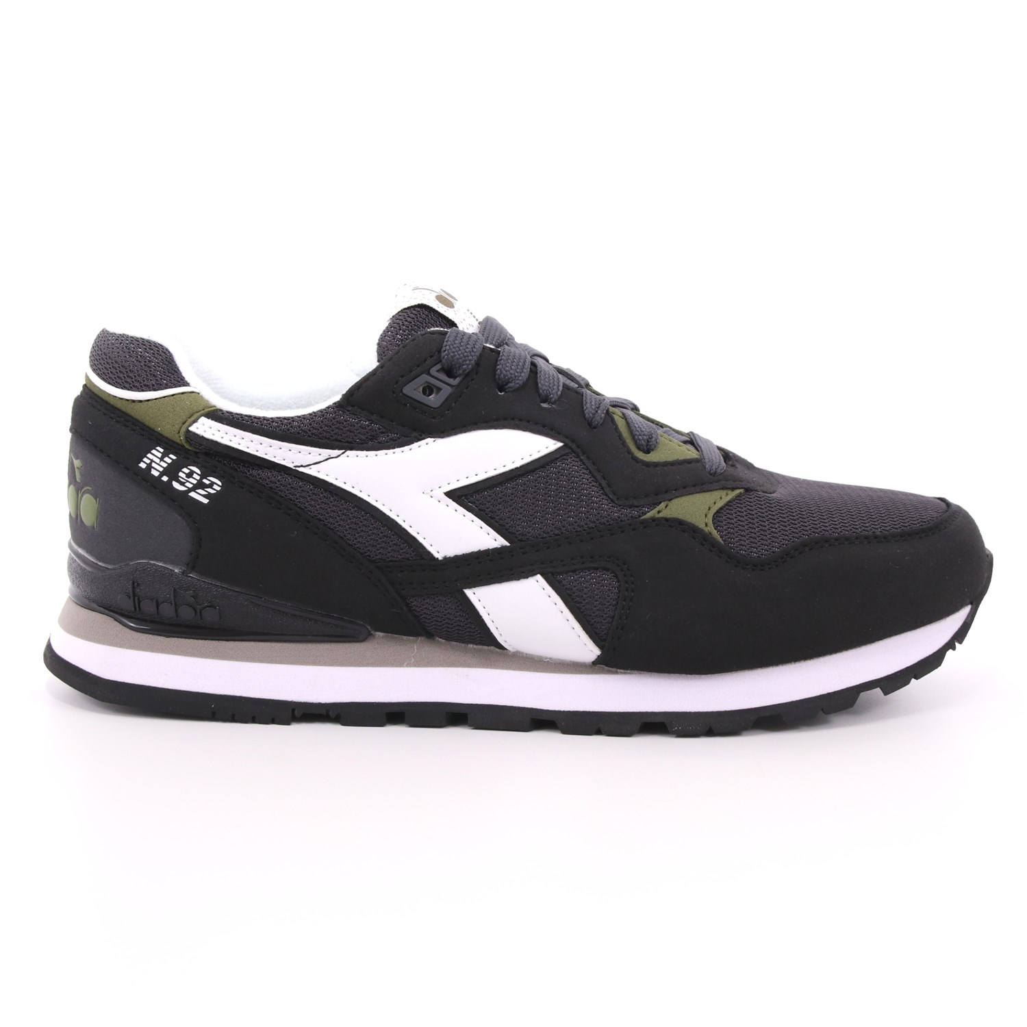 Scarpa Allacciata Diadora Uomo Nero Scarpa Allacciata Diadora Uomo Nero Scarpe 186 - 101.173169