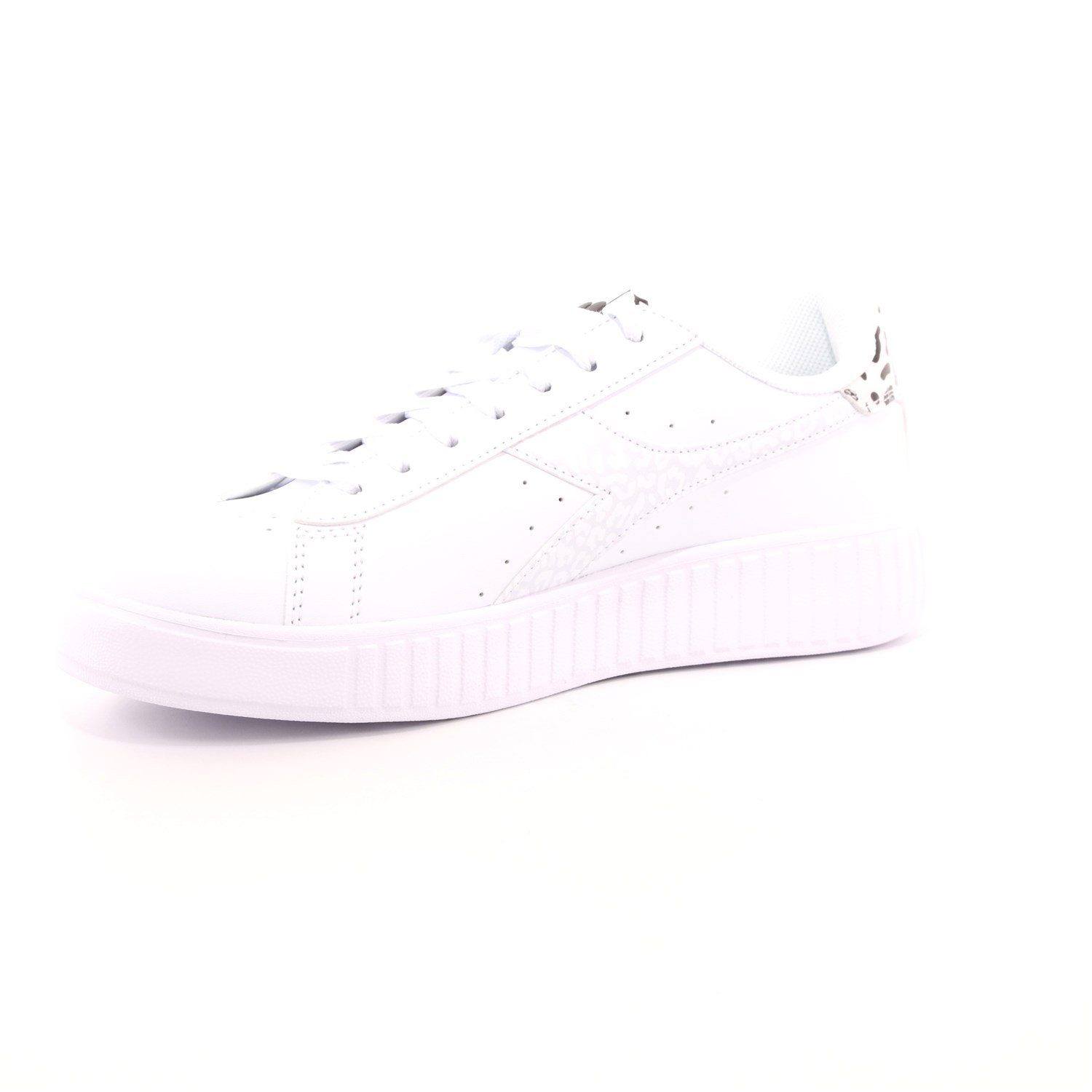 Scarpa Allacciata Diadora Donna Bianco Scarpa Allacciata Diadora Donna Bianco Scarpe 225 - 101.177332