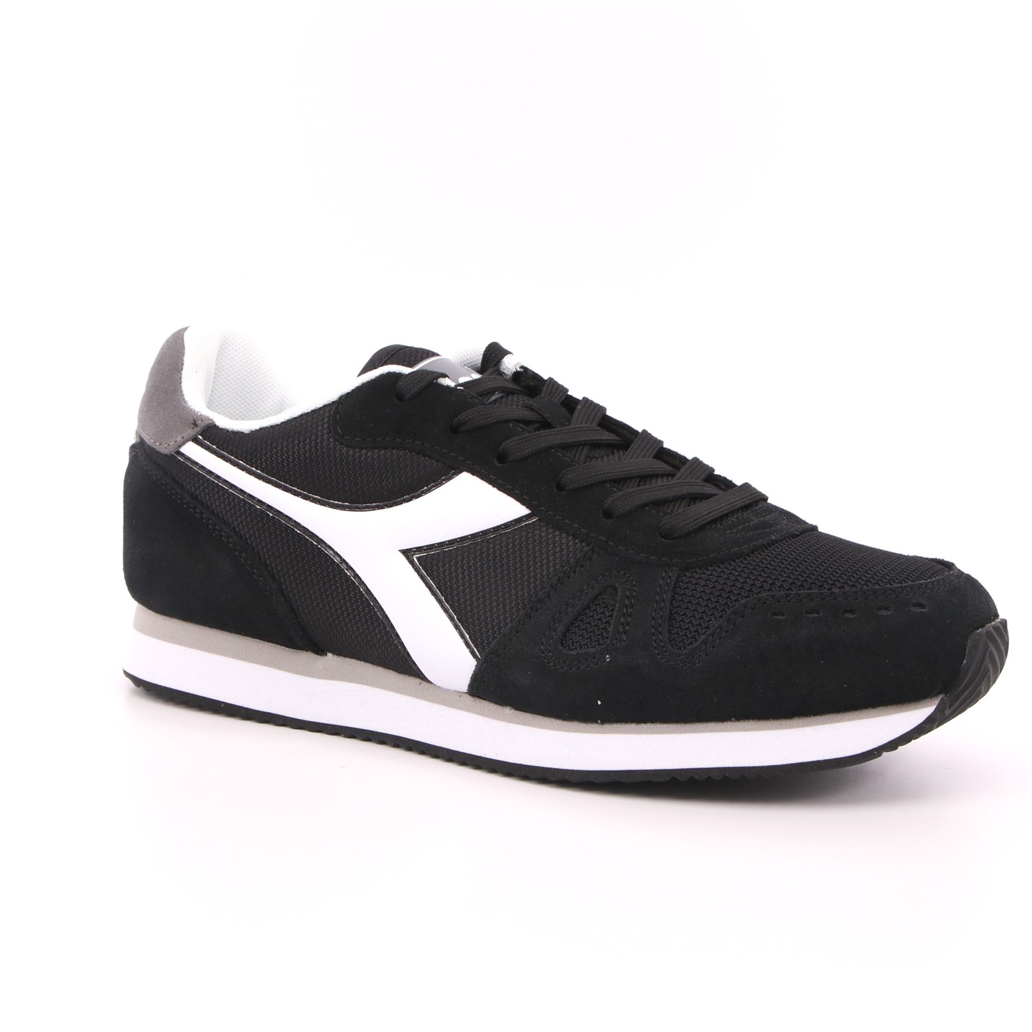 Scarpa Allacciata Diadora Uomo Nero Scarpa Allacciata Diadora Uomo Nero Scarpe 268 - 101.173745