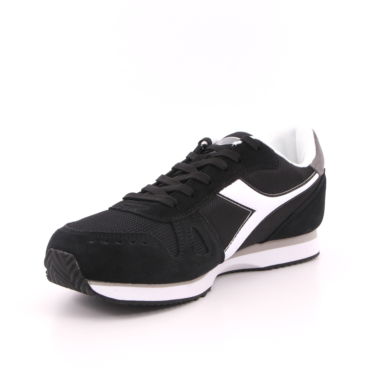 Scarpa Allacciata Diadora Uomo Nero Scarpa Allacciata Diadora Uomo Nero Scarpe 268 - 101.173745