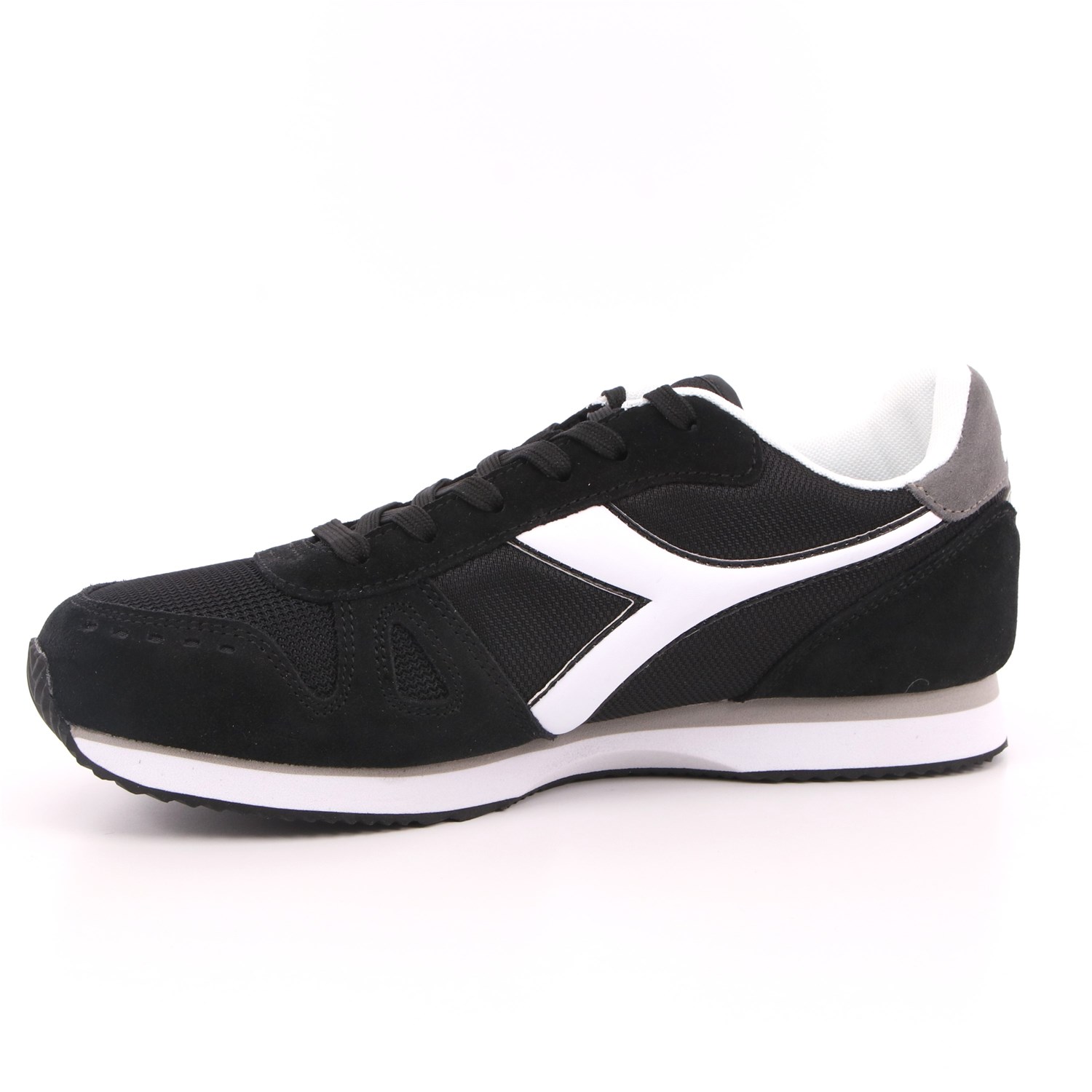 Scarpa Allacciata Diadora Uomo Nero Scarpa Allacciata Diadora Uomo Nero Scarpe 268 - 101.173745