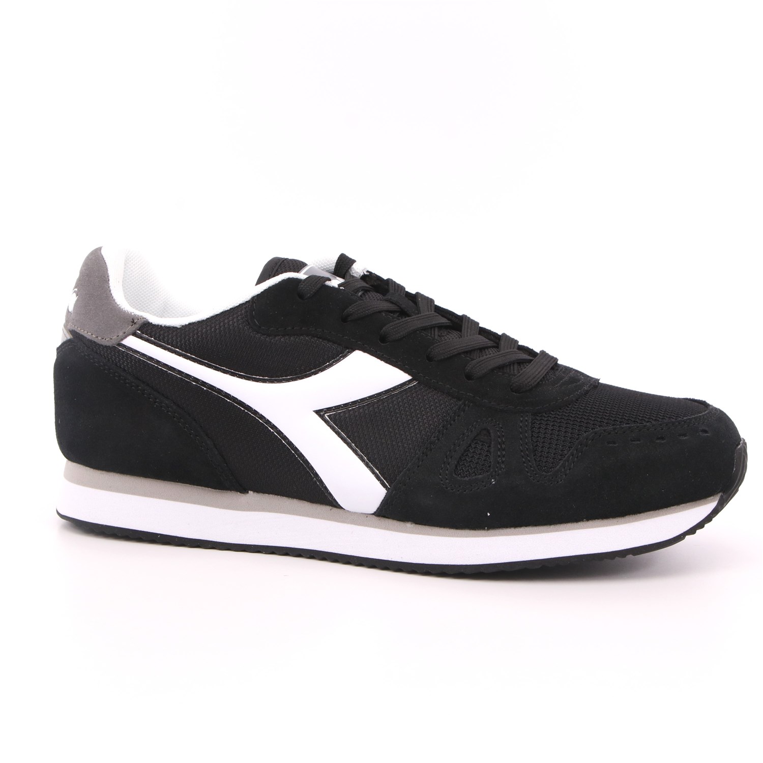 Scarpa Allacciata Diadora Uomo Nero Scarpa Allacciata Diadora Uomo Nero Scarpe 268 - 101.173745