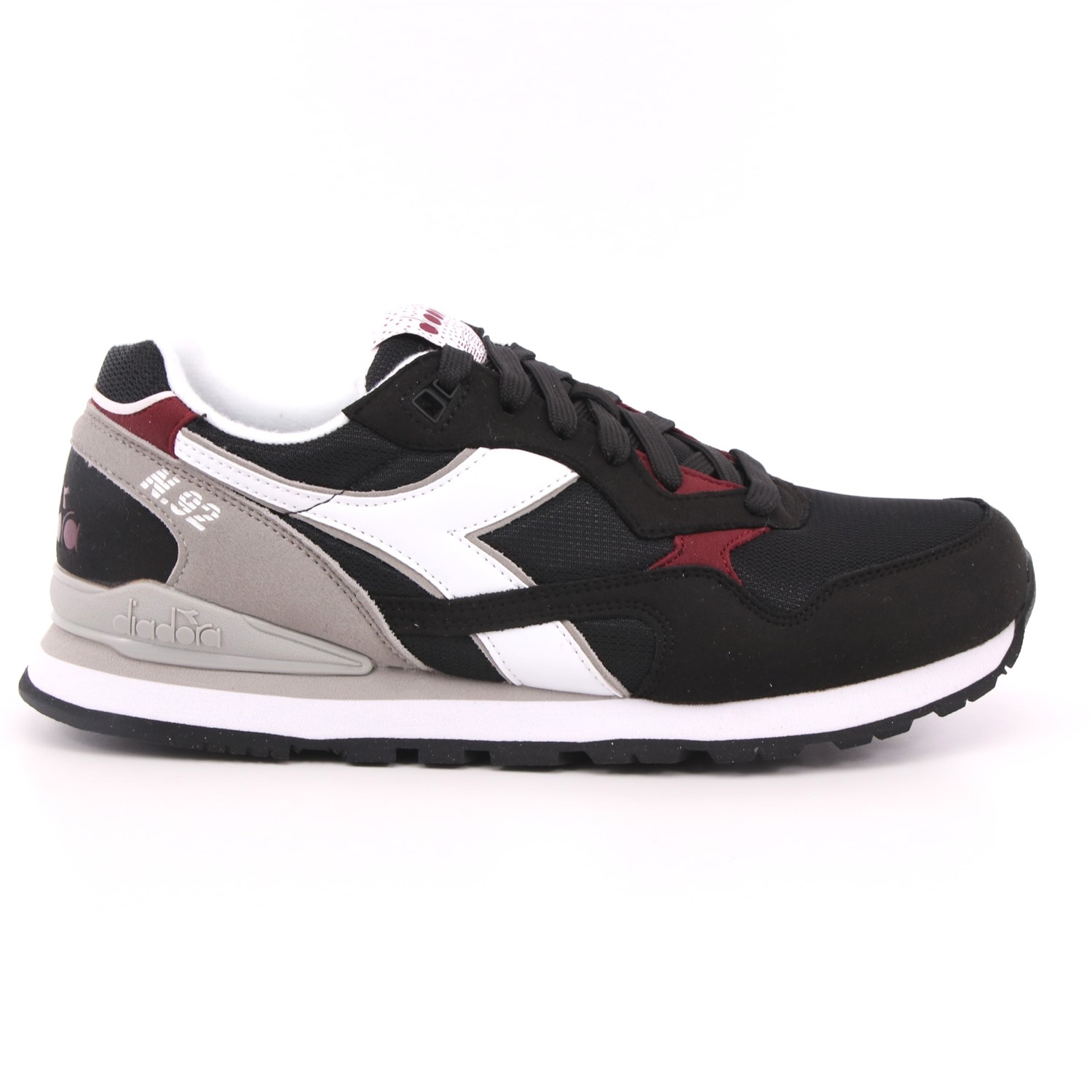 Scarpa Allacciata Diadora Uomo Nero Scarpa Allacciata Diadora Uomo Nero Scarpe 272 - 101.173169