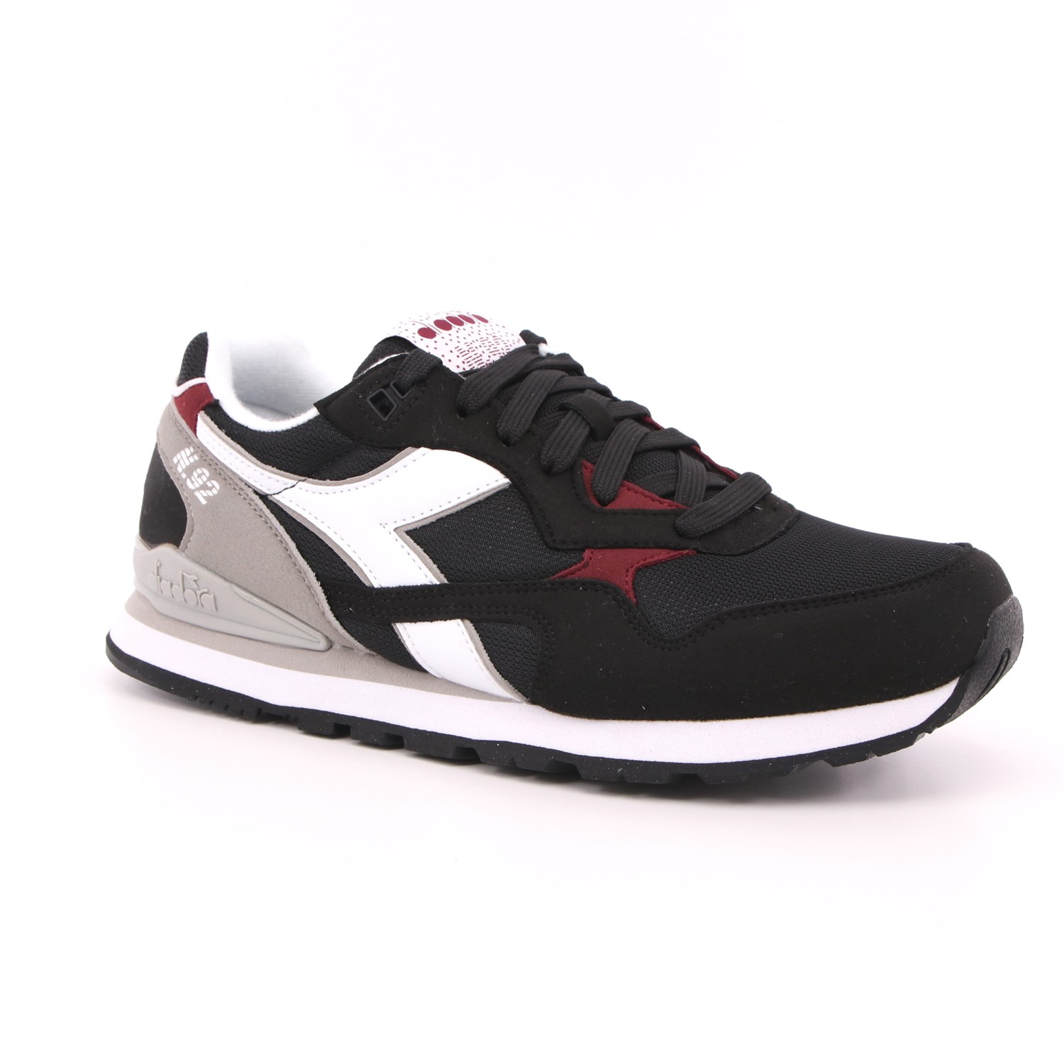 Scarpa Allacciata Diadora Uomo Nero Scarpa Allacciata Diadora Uomo Nero Scarpe 272 - 101.173169