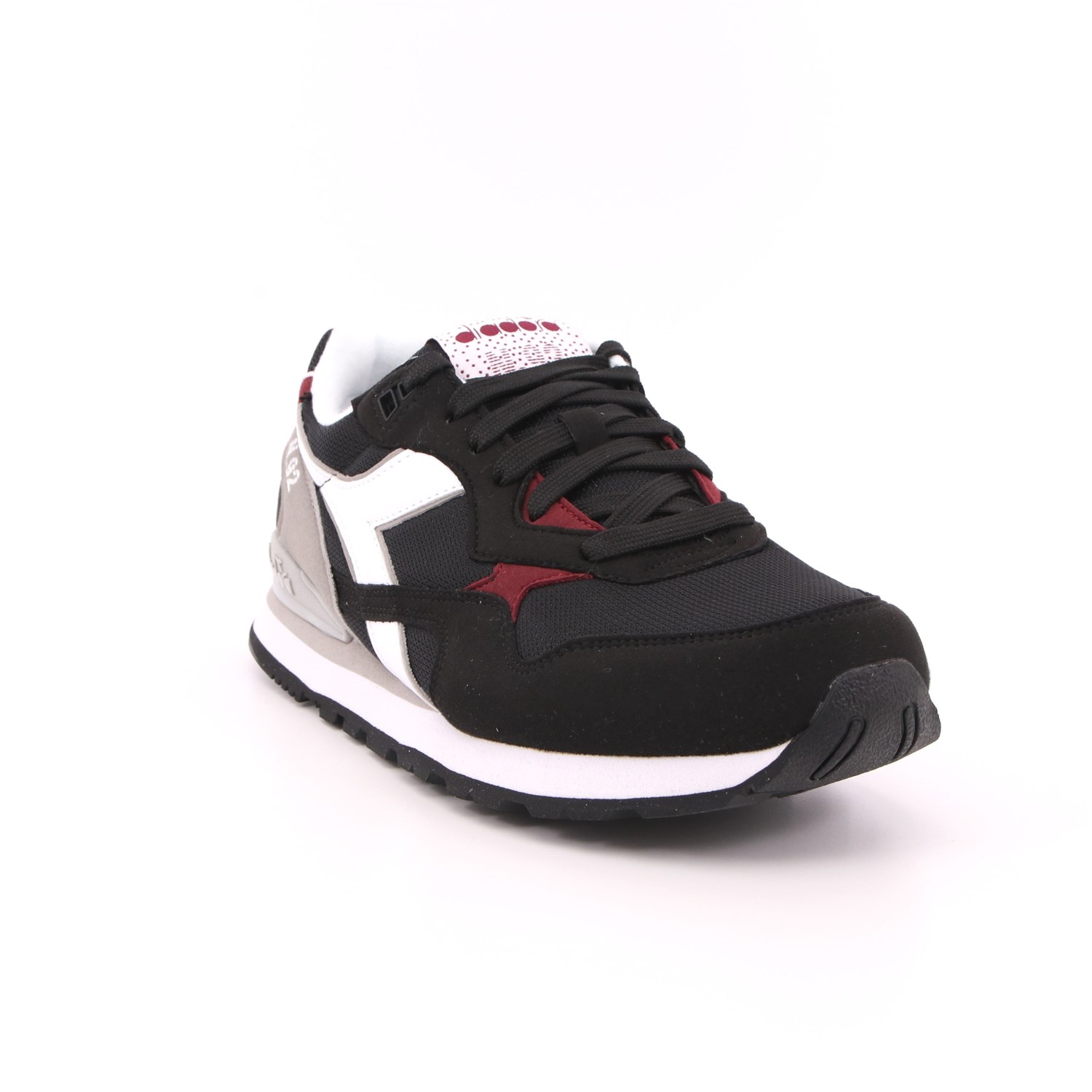 Scarpa Allacciata Diadora Uomo Nero Scarpa Allacciata Diadora Uomo Nero Scarpe 272 - 101.173169