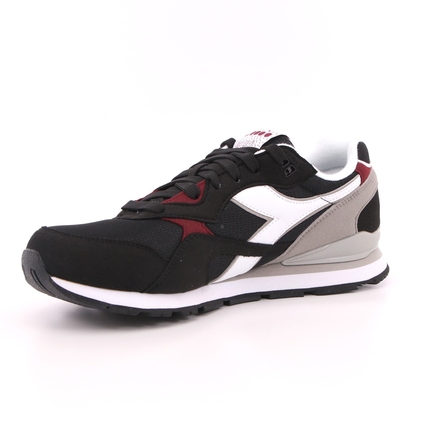 Scarpa Allacciata Diadora Uomo Nero Scarpa Allacciata Diadora Uomo Nero Scarpe 272 - 101.173169
