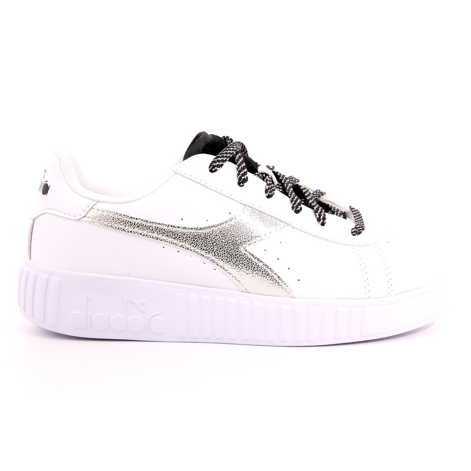 Scarpa Allacciata Diadora Bambina Bianco Scarpa Allacciata Diadora Bambina Bianco Scarpe 379 - 101.178647