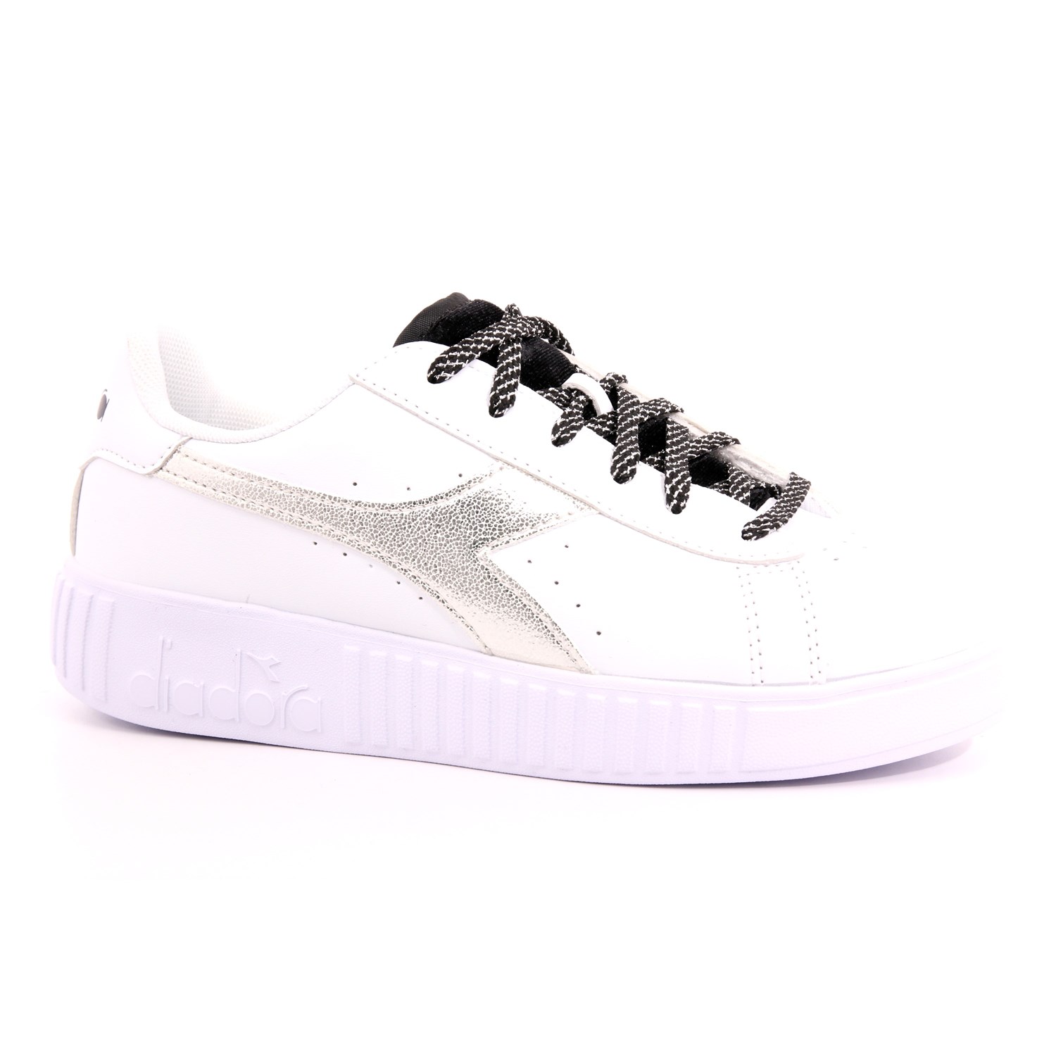 Scarpa Allacciata Diadora Bambina Bianco Scarpa Allacciata Diadora Bambina Bianco Scarpe 379 - 101.178647