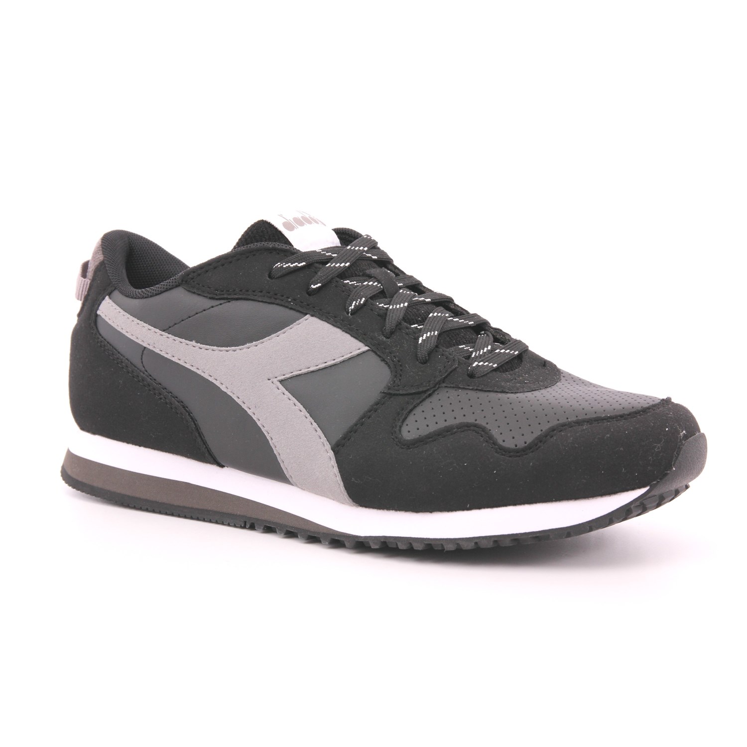 Scarpa Allacciata Diadora Uomo Nero Scarpa Allacciata Diadora Uomo Nero Scarpe 500 - 101.180840