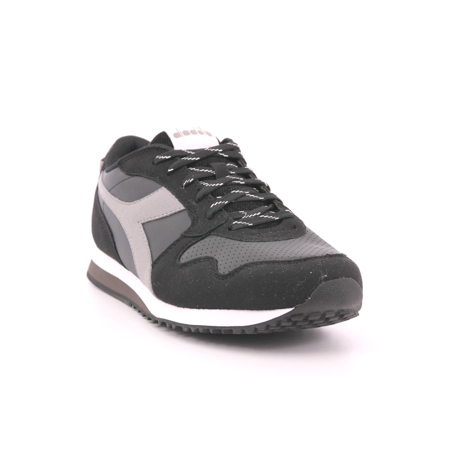 Scarpa Allacciata Diadora Uomo Nero Scarpa Allacciata Diadora Uomo Nero Scarpe 500 - 101.180840