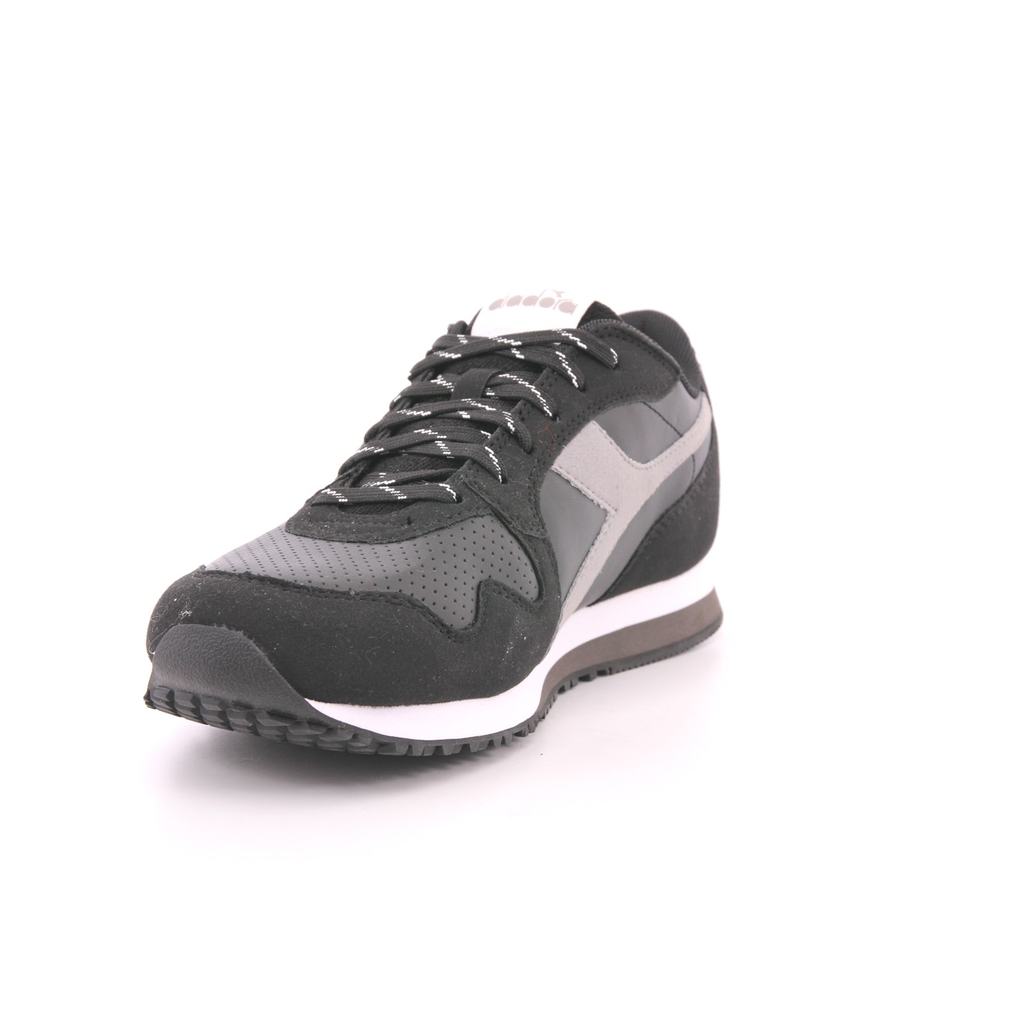 Scarpa Allacciata Diadora Uomo Nero Scarpa Allacciata Diadora Uomo Nero Scarpe 500 - 101.180840