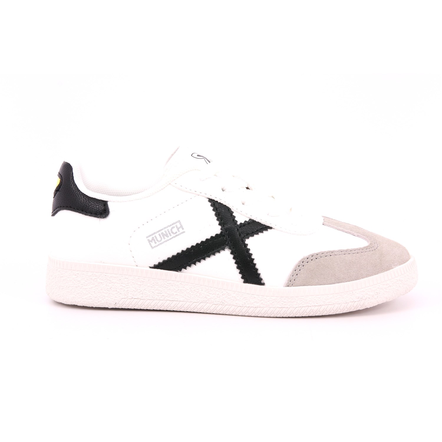 Scarpa Allacciata Munich Bambino Bianco Scarpa Allacciata Munich Bambino Bianco Scarpe 207 - 8034001