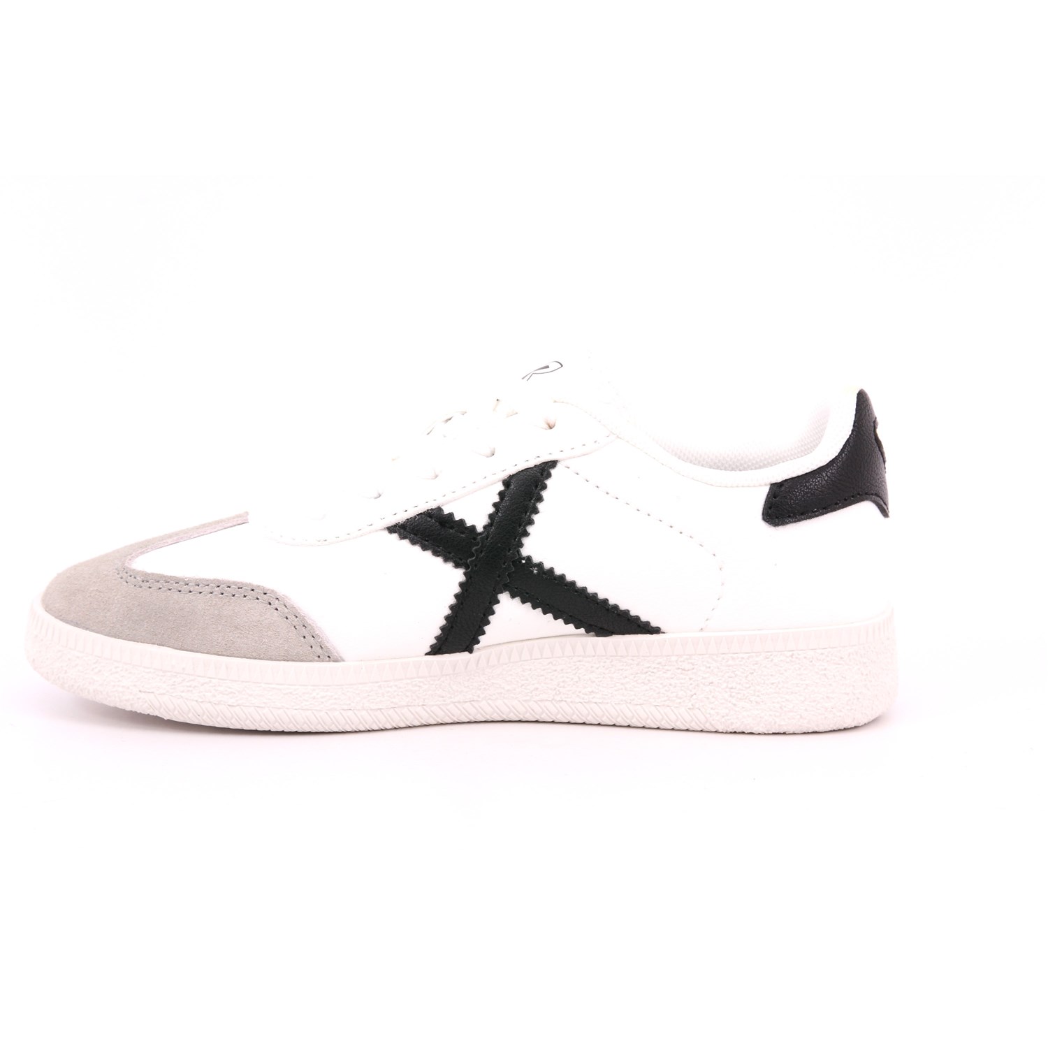 Scarpa Allacciata Munich Bambino Bianco Scarpa Allacciata Munich Bambino Bianco Scarpe 207 - 8034001