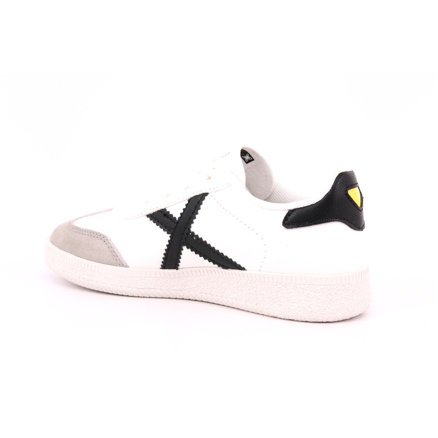 Scarpa Allacciata Munich Bambino Bianco Scarpa Allacciata Munich Bambino Bianco Scarpe 207 - 8034001